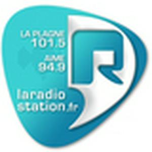 Lyssna på R'La Plagne 101.5 FM i appen