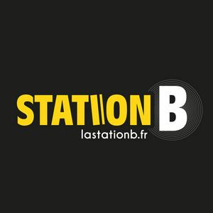 Lyssna på Station B i appen