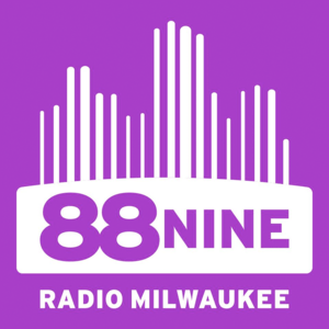 Lyssna på WYMS - 88Nine Radio Milwaukee 89.9 FM i appen