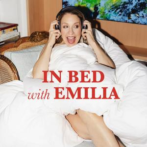 Lyssna på IN BED WITH EMILIA i appen