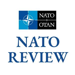 Lyssna på NATO Review i appen