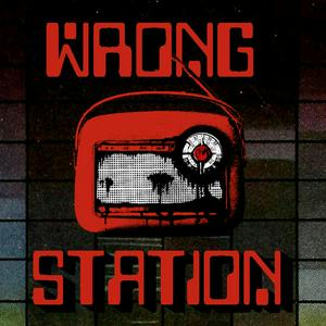 Lyssna på Wrong Station i appen